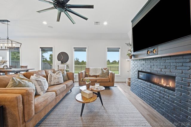 30733 E 65th Street S, Broken Arrow, OK 74014