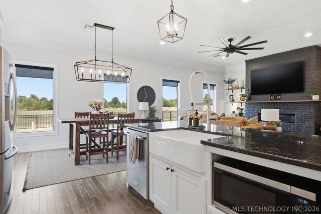 30733 E 65th Street S, Broken Arrow, OK 74014