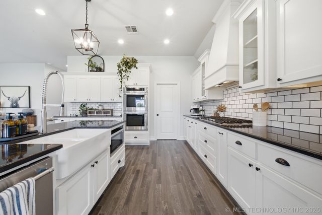 30733 E 65th Street S, Broken Arrow, OK 74014