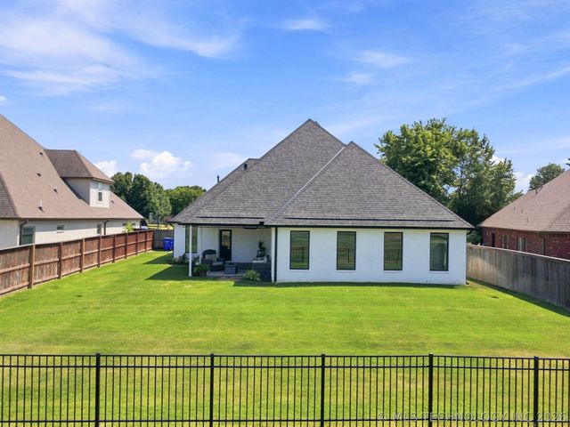 30733 E 65th Street S, Broken Arrow, OK 74014