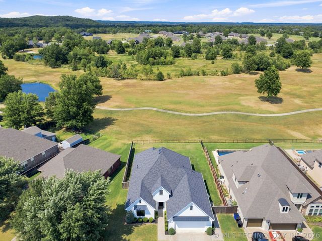 30733 E 65th Street S, Broken Arrow, OK 74014