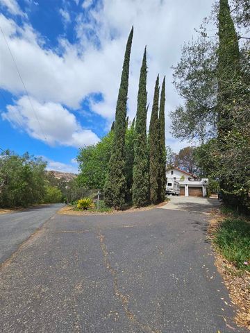 18055 Old Coach Rd, Poway, CA 92064