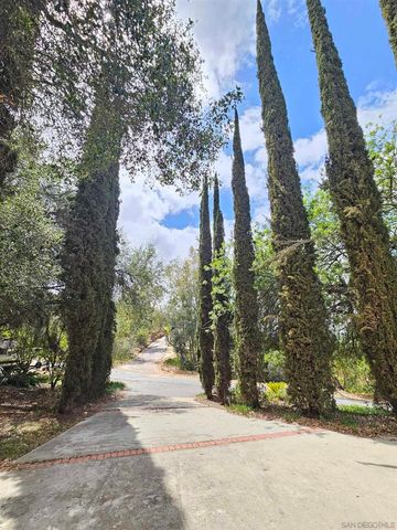 18055 Old Coach Rd, Poway, CA 92064