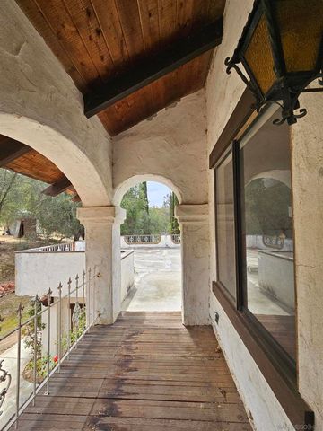 18055 Old Coach Rd, Poway, CA 92064