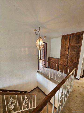 18055 Old Coach Rd, Poway, CA 92064