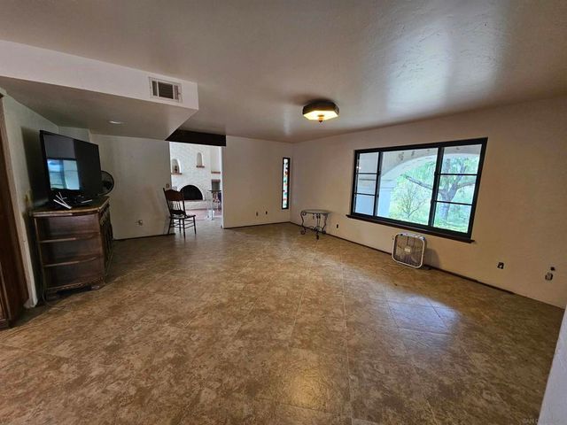 18055 Old Coach Rd, Poway, CA 92064