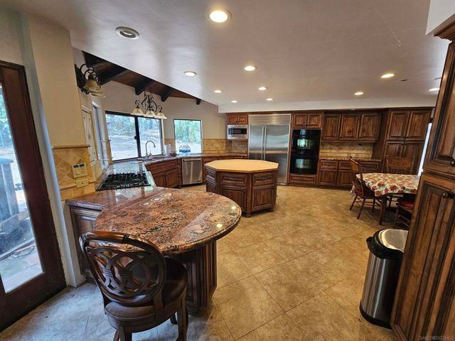 18055 Old Coach Rd, Poway, CA 92064