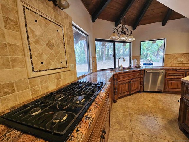 18055 Old Coach Rd, Poway, CA 92064