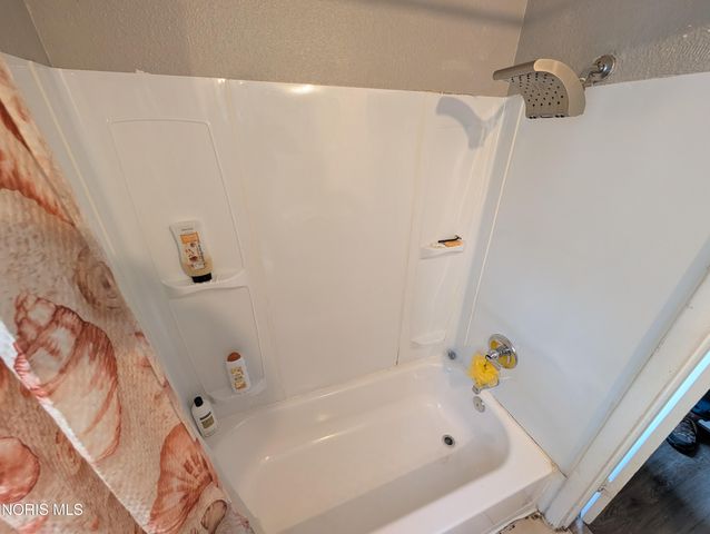 4037 Packard Road, Toledo, OH 43612