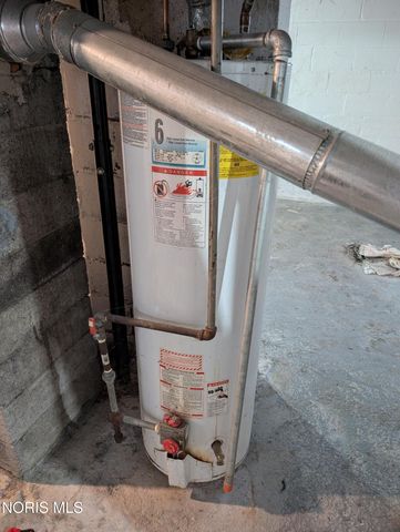 4037 Packard Road, Toledo, OH 43612