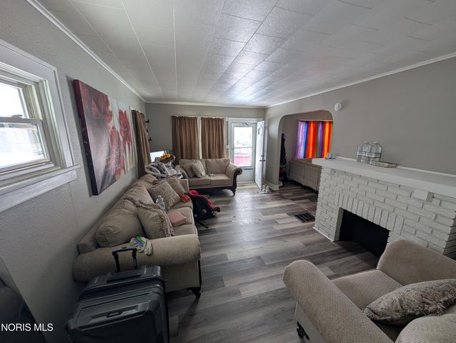 4037 Packard Road, Toledo, OH 43612