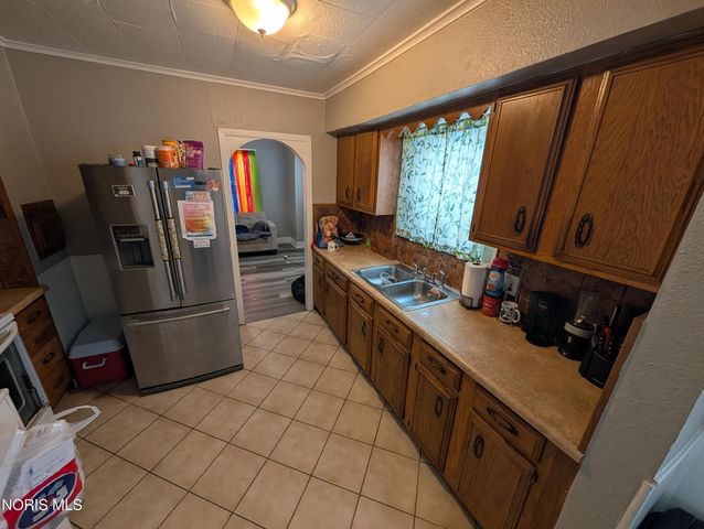 4037 Packard Road, Toledo, OH 43612