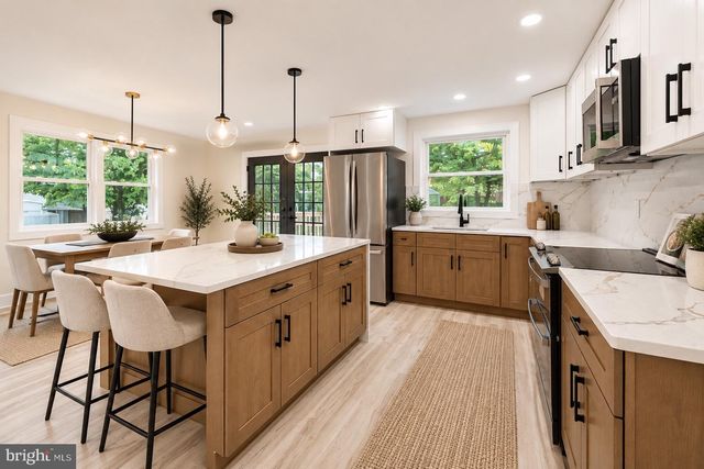 125 W THOMPSON AVE, Springfield, PA 19064