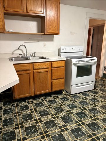 320 Main St, New Kensington, PA 15068