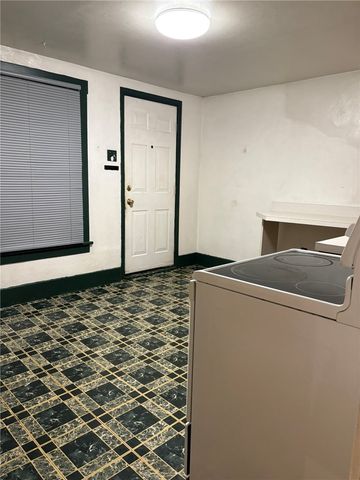 320 Main St, New Kensington, PA 15068