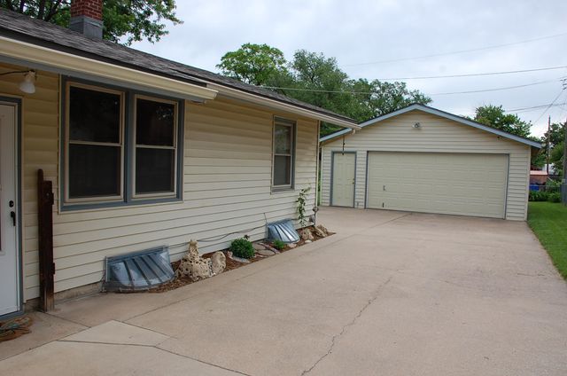 1926 N Gordon, Wichita, KS 67203