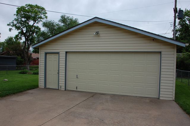 1926 N Gordon, Wichita, KS 67203