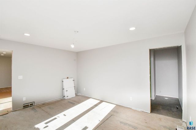 5513 W Rock Hill Pl Place, Sioux Falls, SD 57107