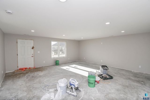 5513 W Rock Hill Pl Place, Sioux Falls, SD 57107