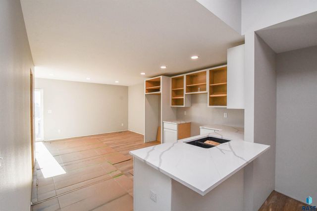 5513 W Rock Hill Pl Place, Sioux Falls, SD 57107