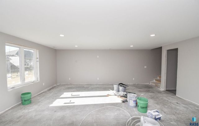 5513 W Rock Hill Pl Place, Sioux Falls, SD 57107