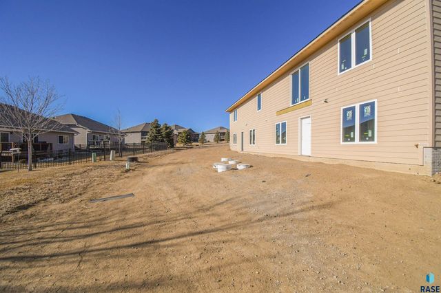 5513 W Rock Hill Pl Place, Sioux Falls, SD 57107