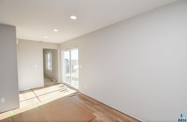 5513 W Rock Hill Pl Place, Sioux Falls, SD 57107