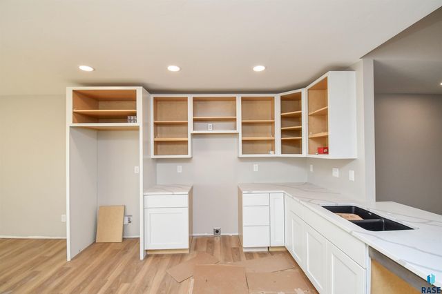 5513 W Rock Hill Pl Place, Sioux Falls, SD 57107