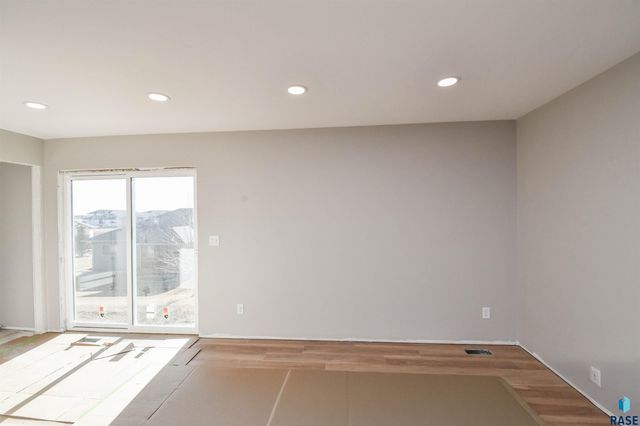 5513 W Rock Hill Pl Place, Sioux Falls, SD 57107