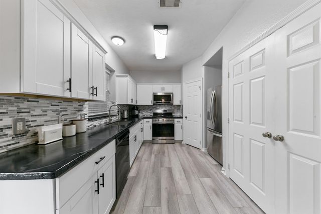 6202 Lake Chase Court, Katy, TX 77493