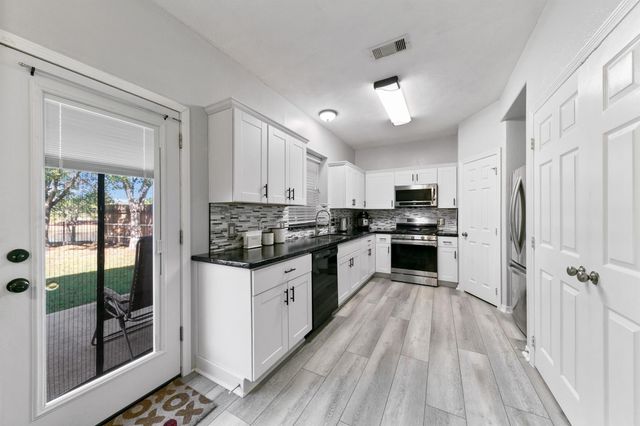 6202 Lake Chase Court, Katy, TX 77493