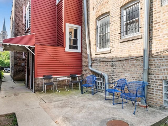 4954 W Patterson Avenue 1, Chicago, IL 60641