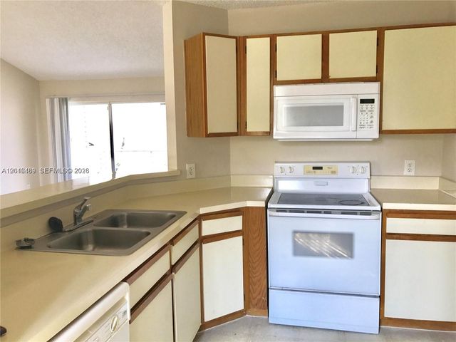 3473 NW 44th St 205, Oakland Park, FL 33309