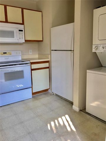 3473 NW 44th St 205, Oakland Park, FL 33309