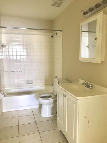 3473 NW 44th St 205, Oakland Park, FL 33309