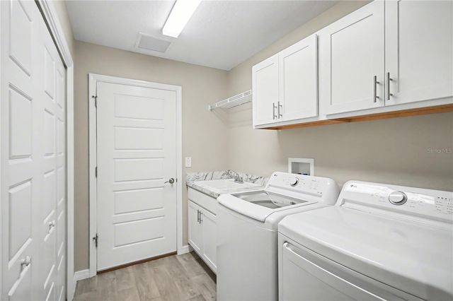 3320 DZURO DRIVE, Oxford, FL 34484