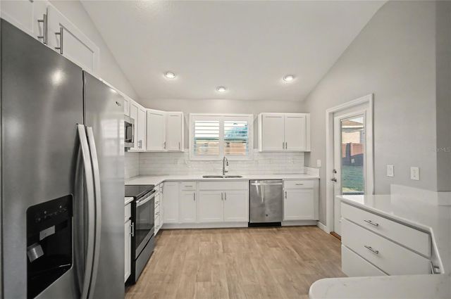 3320 DZURO DRIVE, Oxford, FL 34484