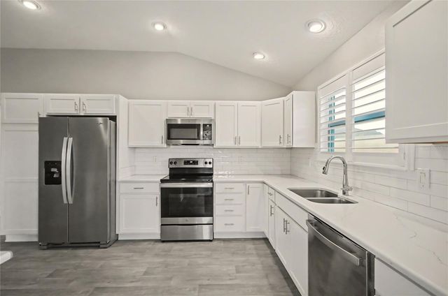 3320 DZURO DRIVE, Oxford, FL 34484