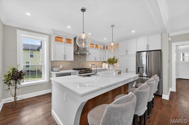 727 Marshall Avenue, St Louis, MO 63119