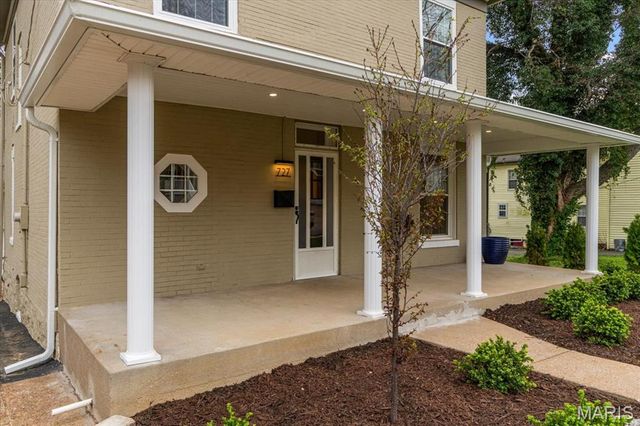 727 Marshall Avenue, St Louis, MO 63119