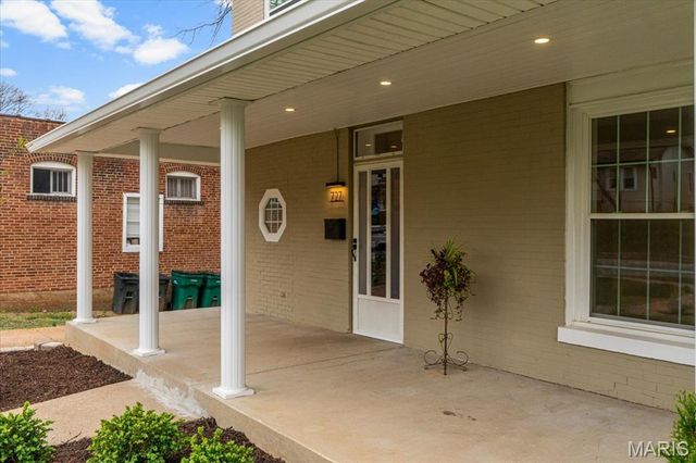 727 Marshall Avenue, St Louis, MO 63119