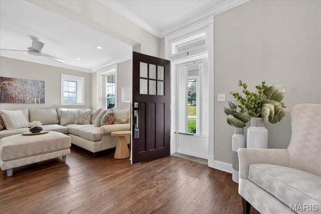 727 Marshall Avenue, St Louis, MO 63119