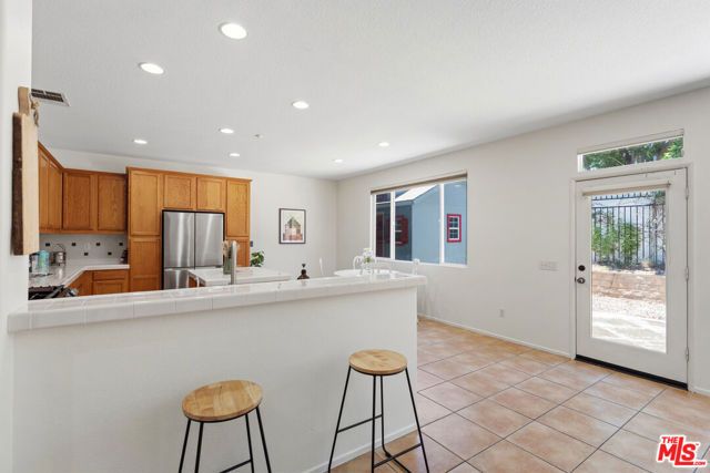7701 Jordan Avenue, Los Angeles, CA 91304