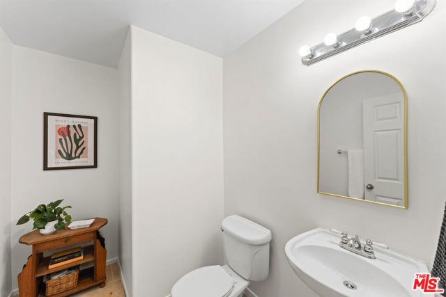 7701 Jordan Avenue, Los Angeles, CA 91304