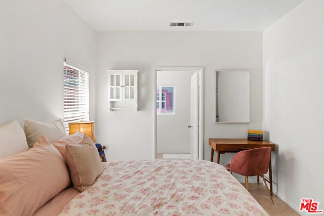 7701 Jordan Avenue, Los Angeles, CA 91304