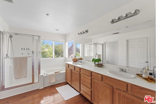 7701 Jordan Avenue, Los Angeles, CA 91304