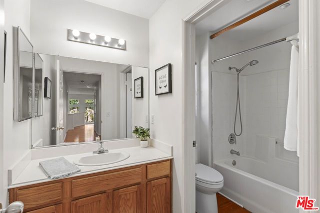7701 Jordan Avenue, Los Angeles, CA 91304