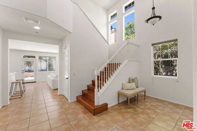 7701 Jordan Avenue, Los Angeles, CA 91304