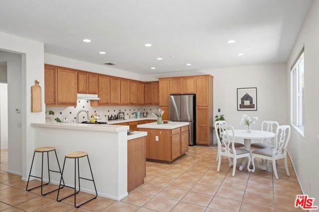 7701 Jordan Avenue, Los Angeles, CA 91304