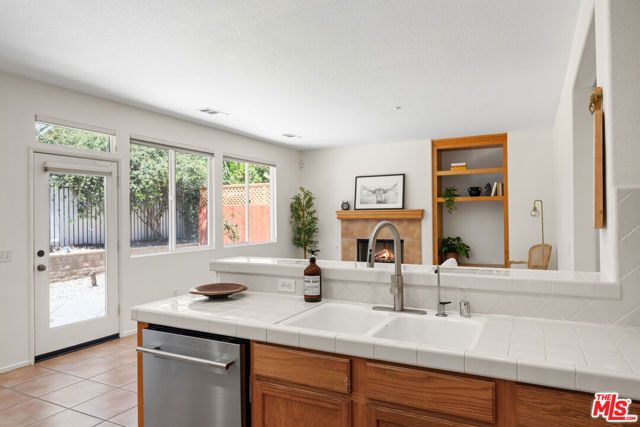7701 Jordan Avenue, Los Angeles, CA 91304